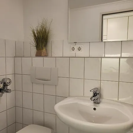 35 Im Haus Anna Daire